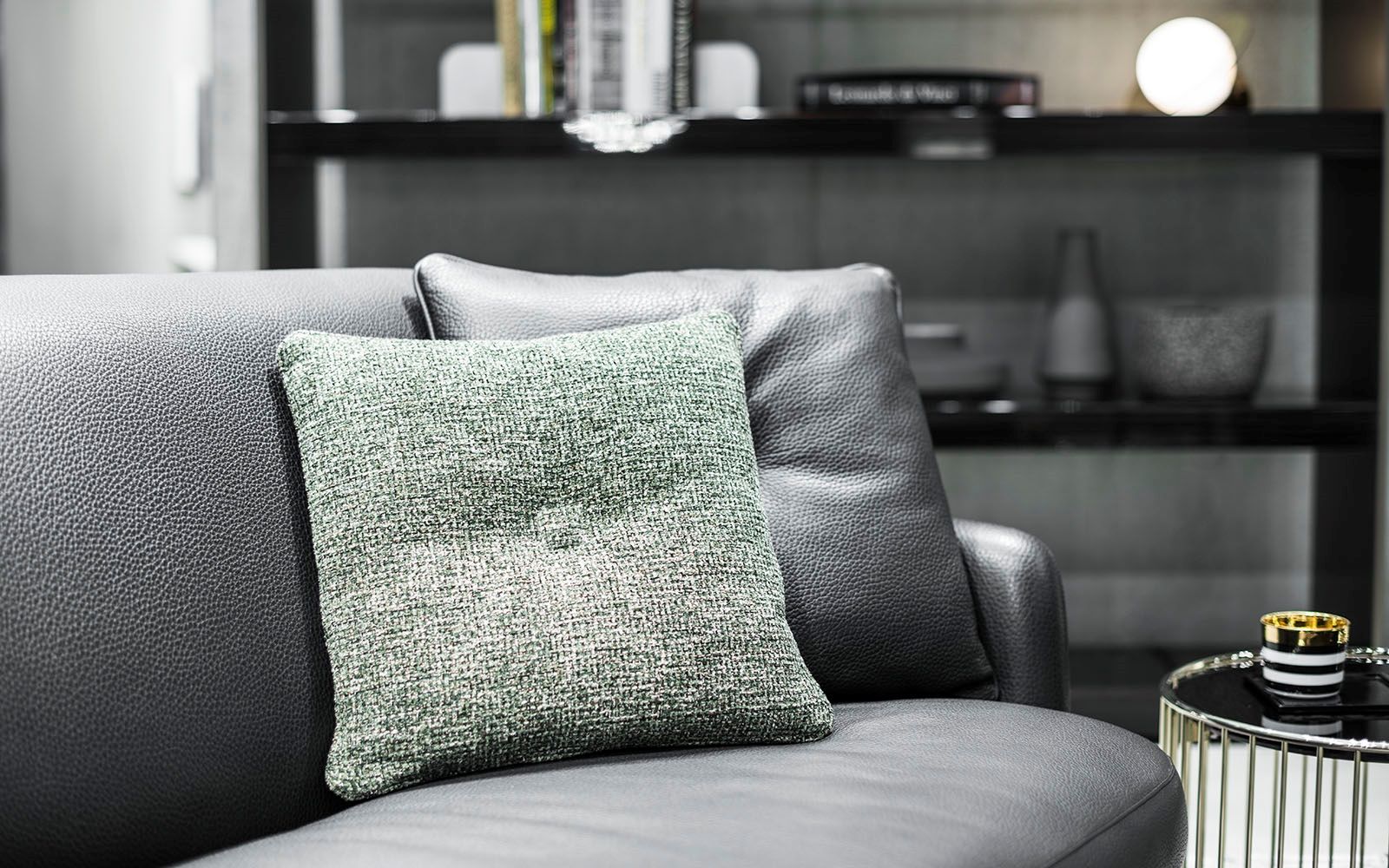 Minotti Подушка Decor от Minotti — в интерьере