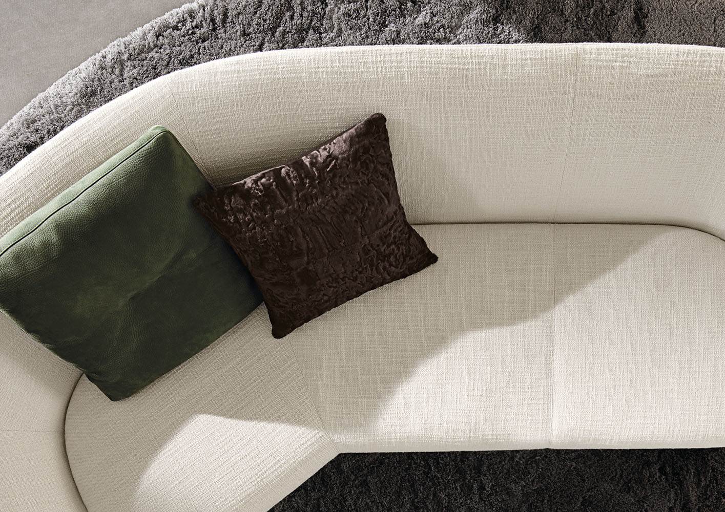Minotti Подушка Teddy от Minotti — в интерьере