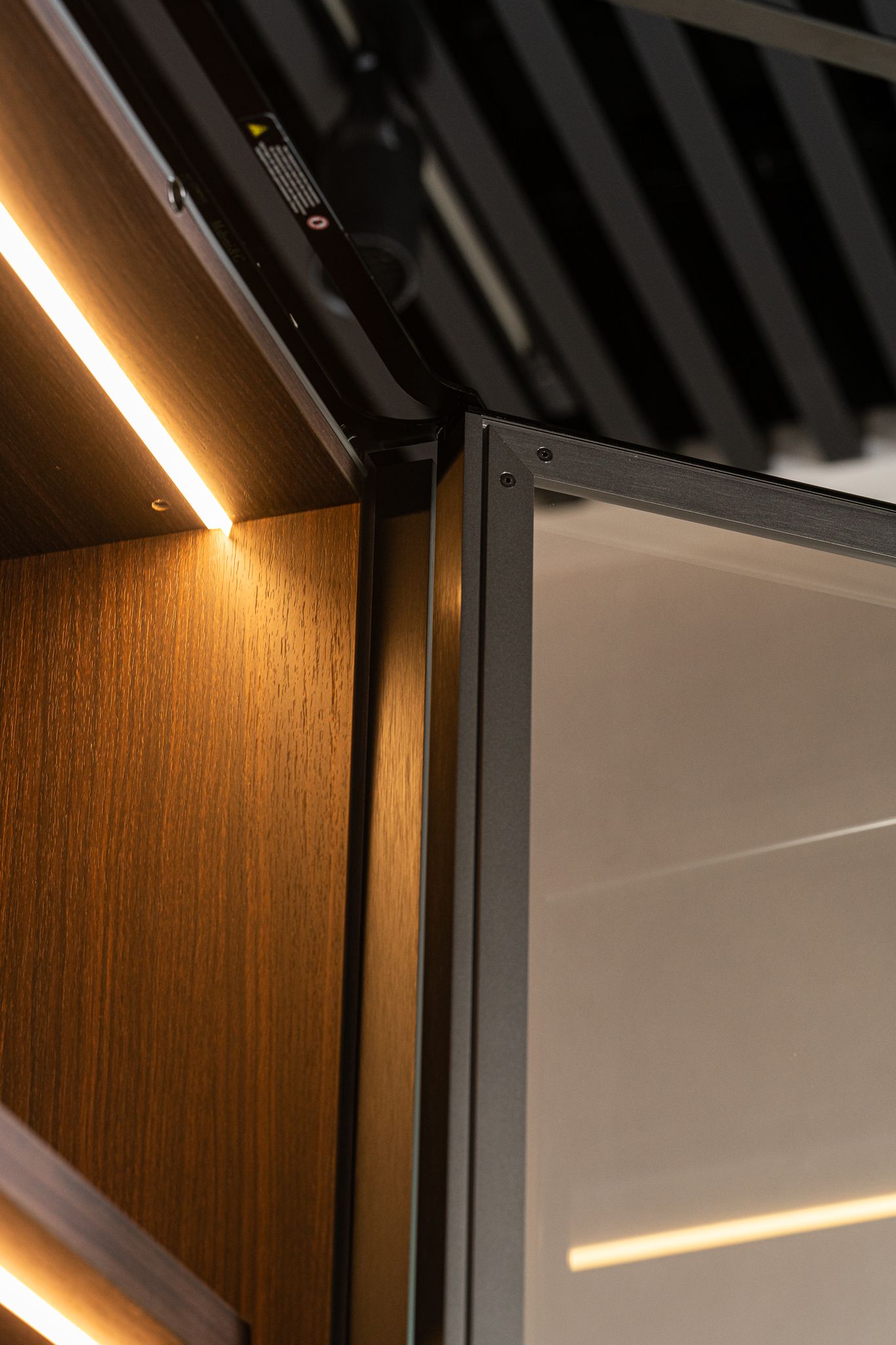 Molteni&C Шкаф распашной с входной группой Gliss Master от Molteni & C — в интерьере
