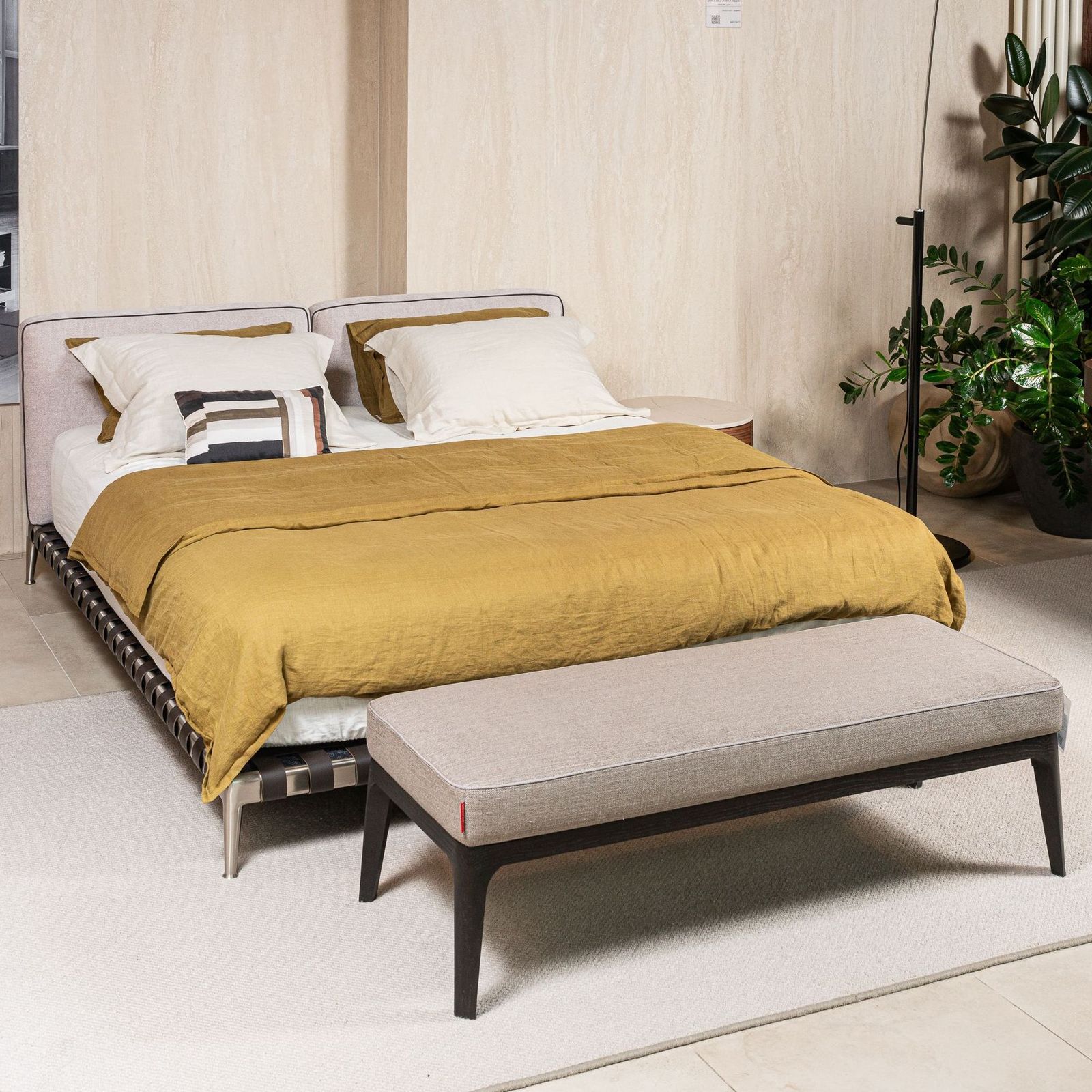 Flexform Кровать 180*200 Gregory от Flexform — в интерьере