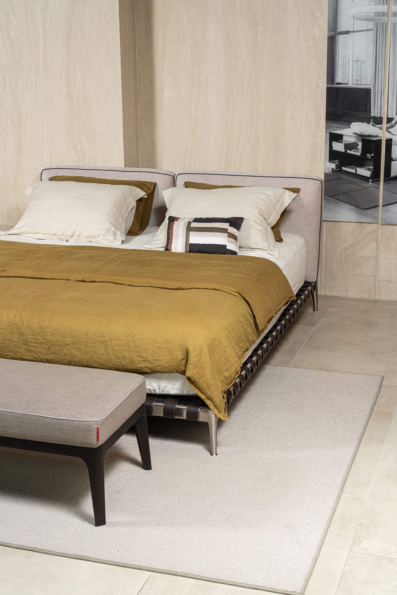 Flexform Кровать 180*200 Gregory от Flexform — в интерьере