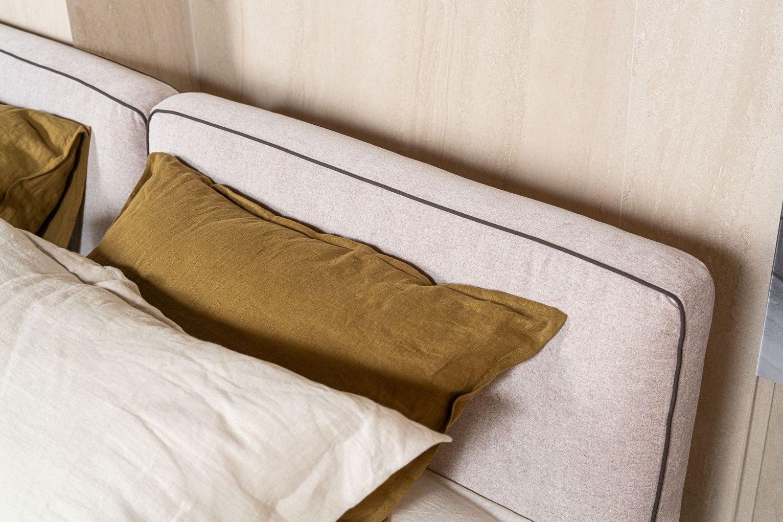 Flexform Кровать 180*200 Gregory от Flexform — в интерьере