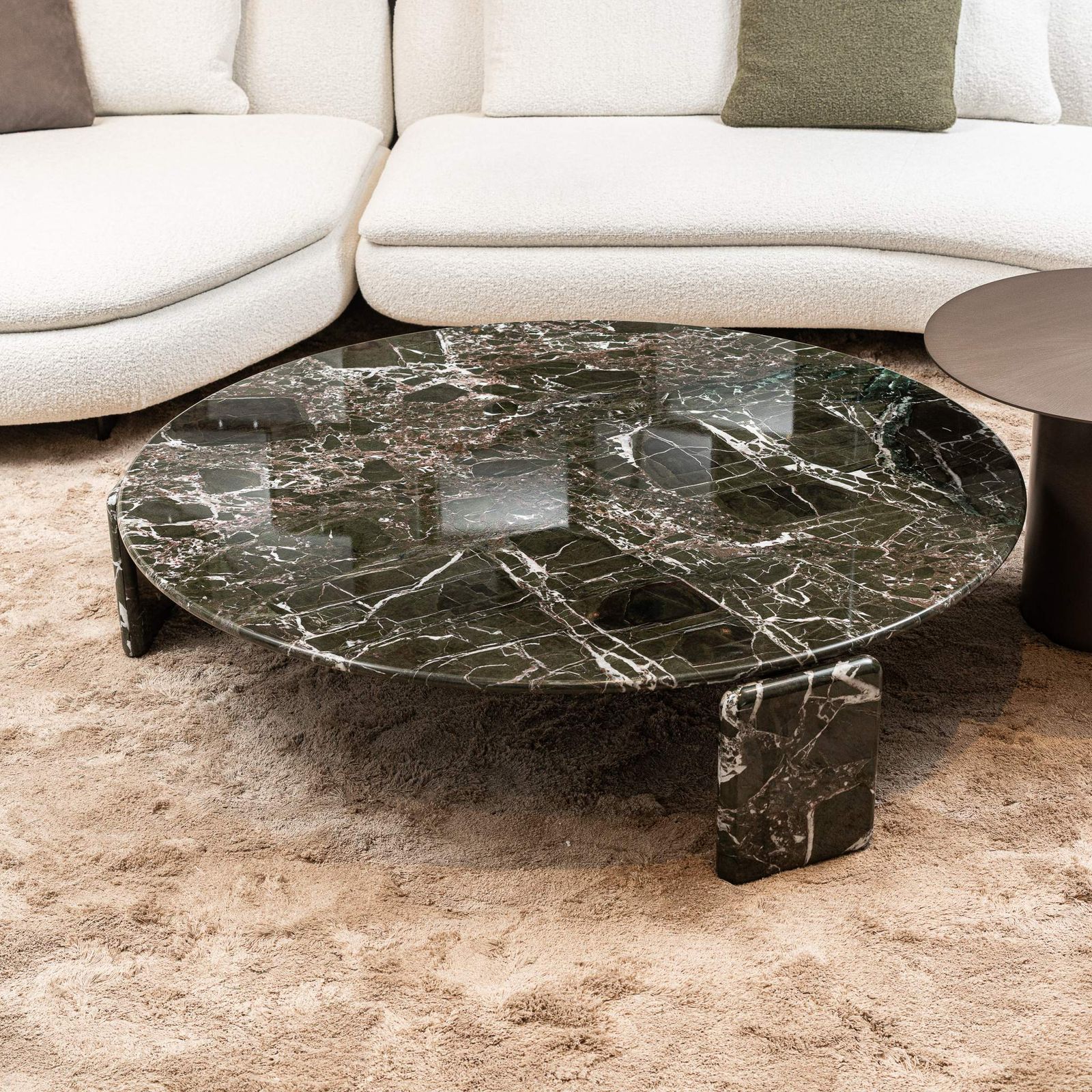 Minotti Журнальный столик Drake Verde lepanto от Minotti — в интерьере
