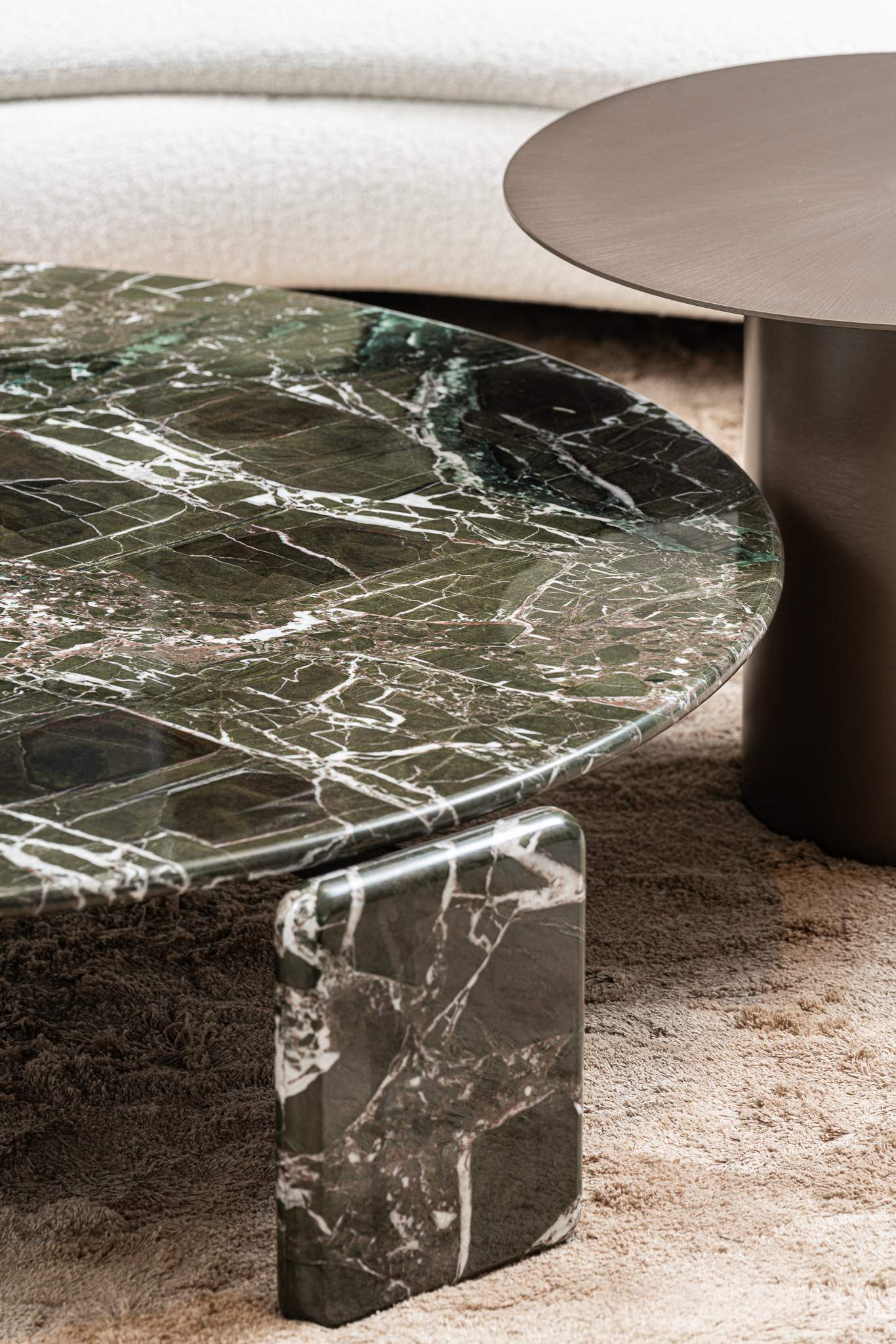 Minotti Журнальный столик Drake Verde lepanto от Minotti — в интерьере