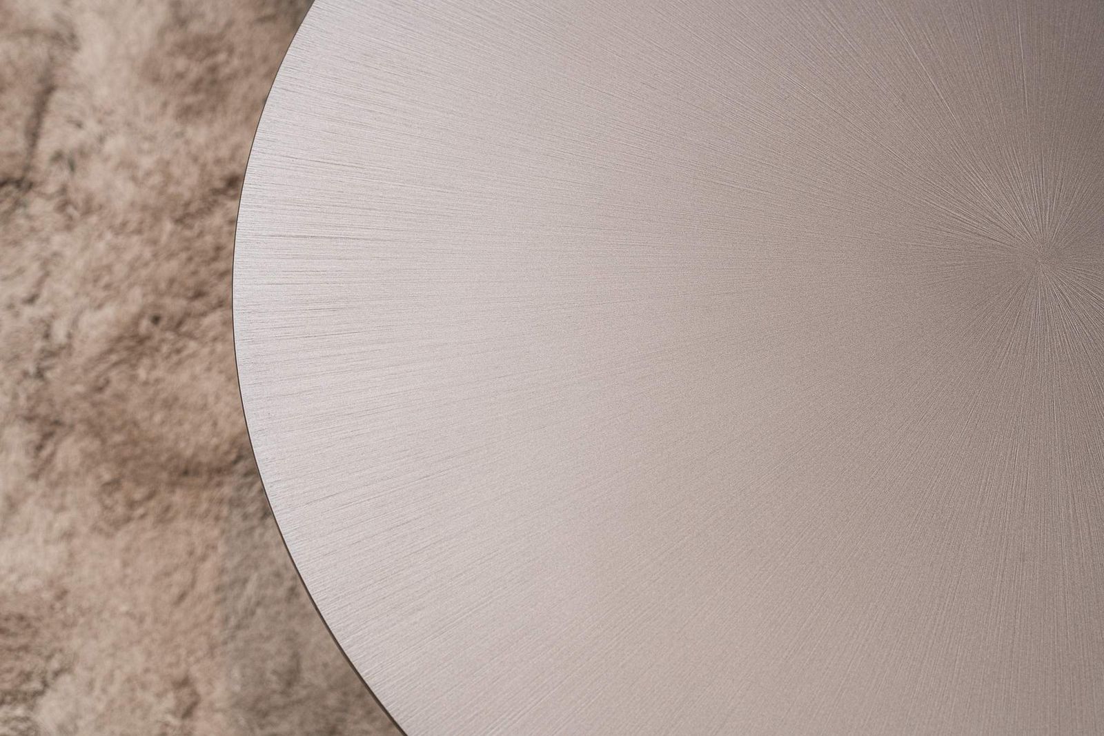 Minotti Журнальный столик Tokie Brushed bronze от Minotti — в интерьере