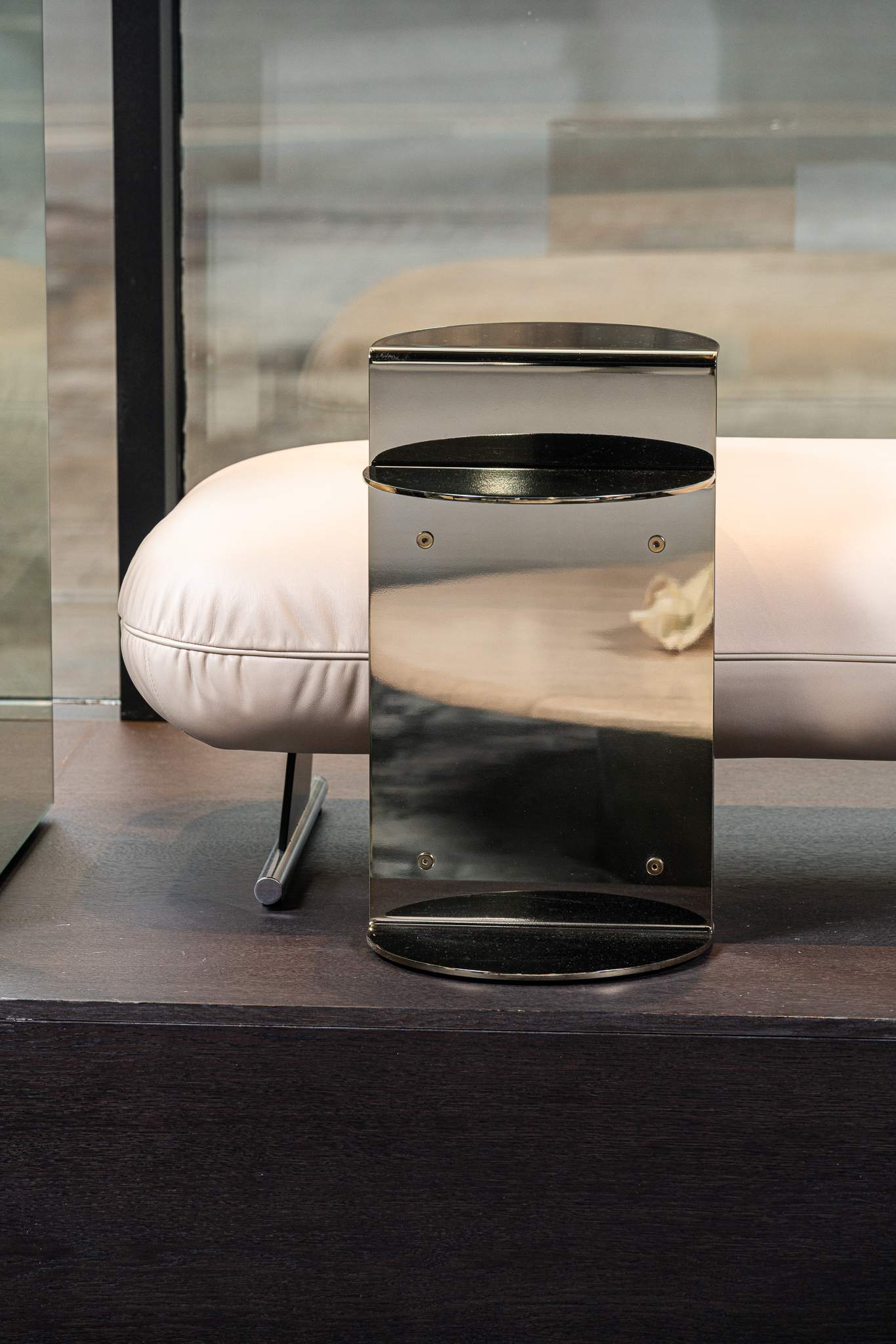 Minotti Журнальный столик Flirt Polished Light Gold от Minotti — в интерьере