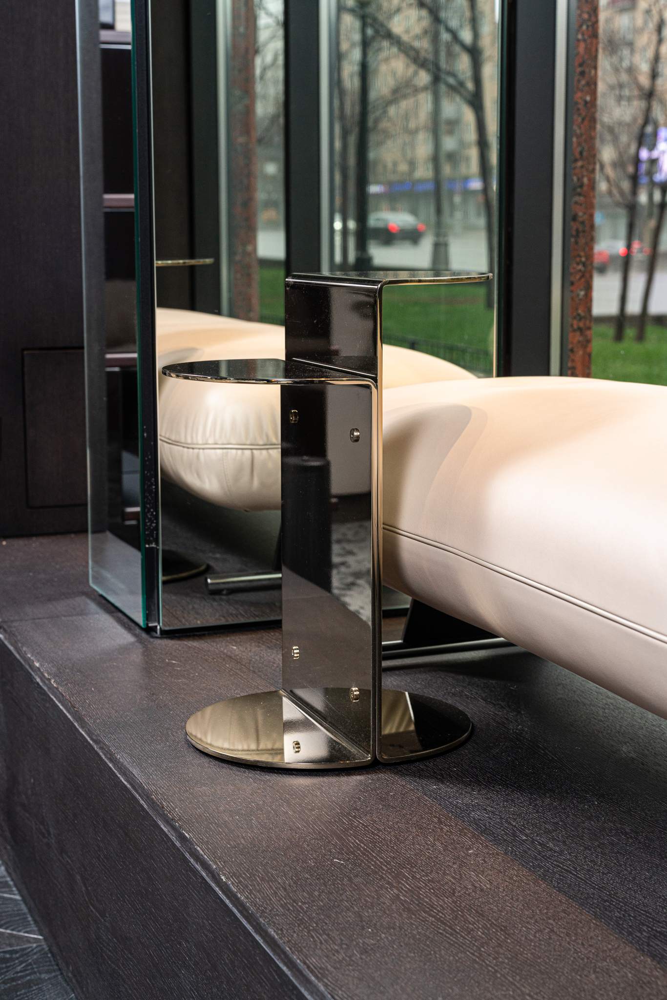 Minotti Журнальный столик Flirt Polished Light Gold от Minotti — в интерьере