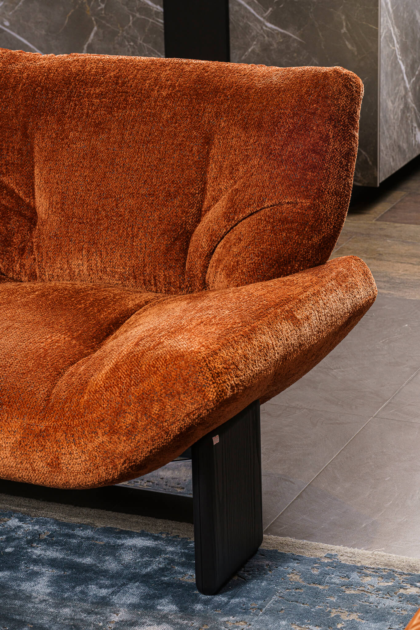 Minotti Кресло Emmi Teddy rame от Minotti — в интерьере