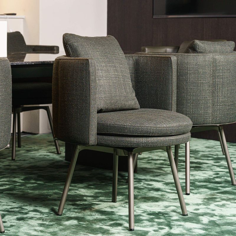 Minotti Стул обеденный Torii Swivel Muschio от Minotti — в интерьере
