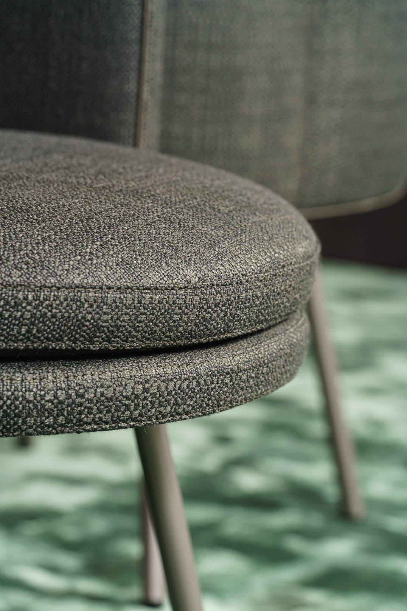 Minotti Стул обеденный Torii Swivel Muschio от Minotti — в интерьере