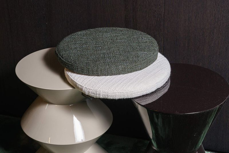 Minotti Пуф/Столик с подушкой Cesar Moss от Minotti — в интерьере
