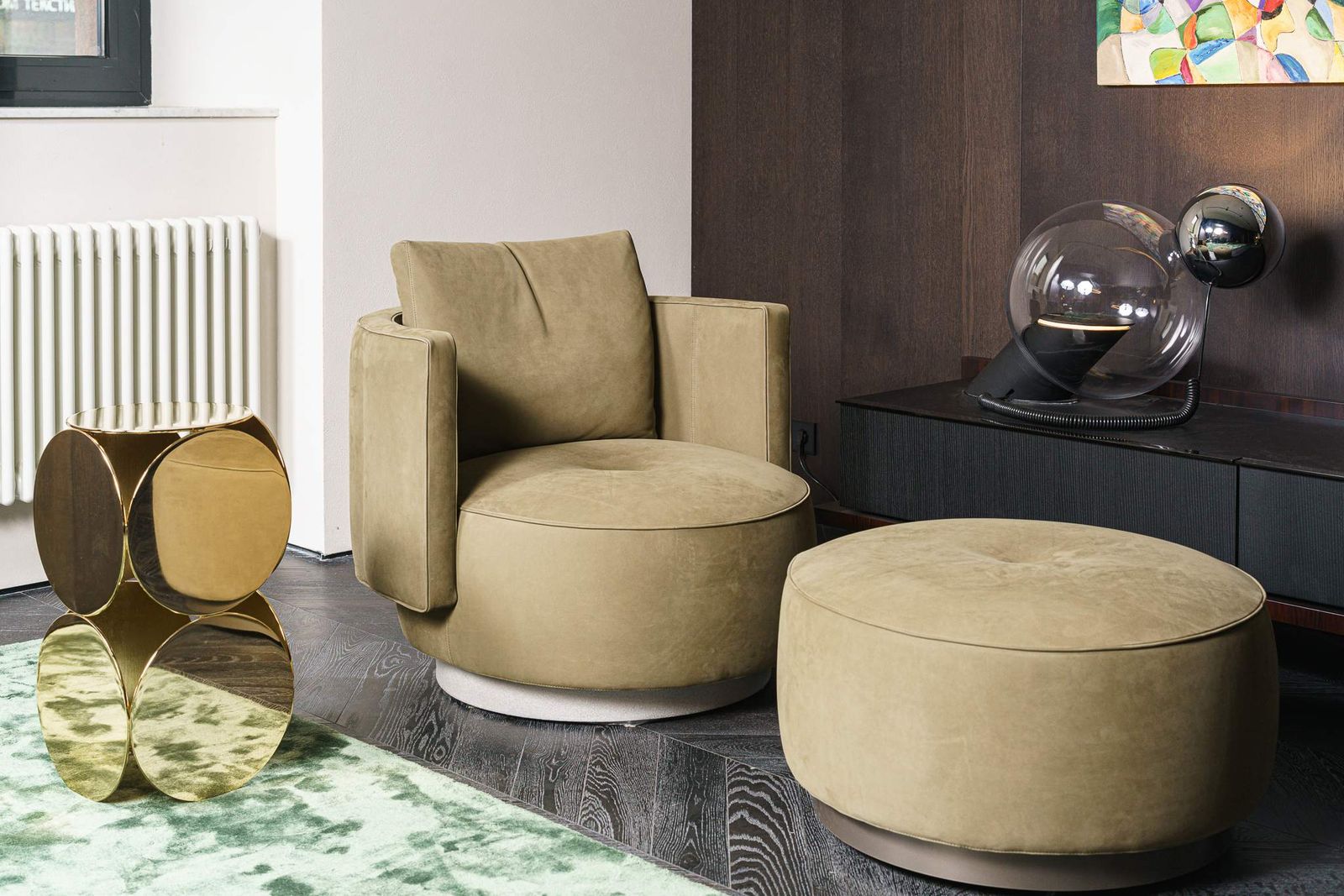 Minotti Кресло Torii Bold Swivel Oliva от Minotti — в интерьере