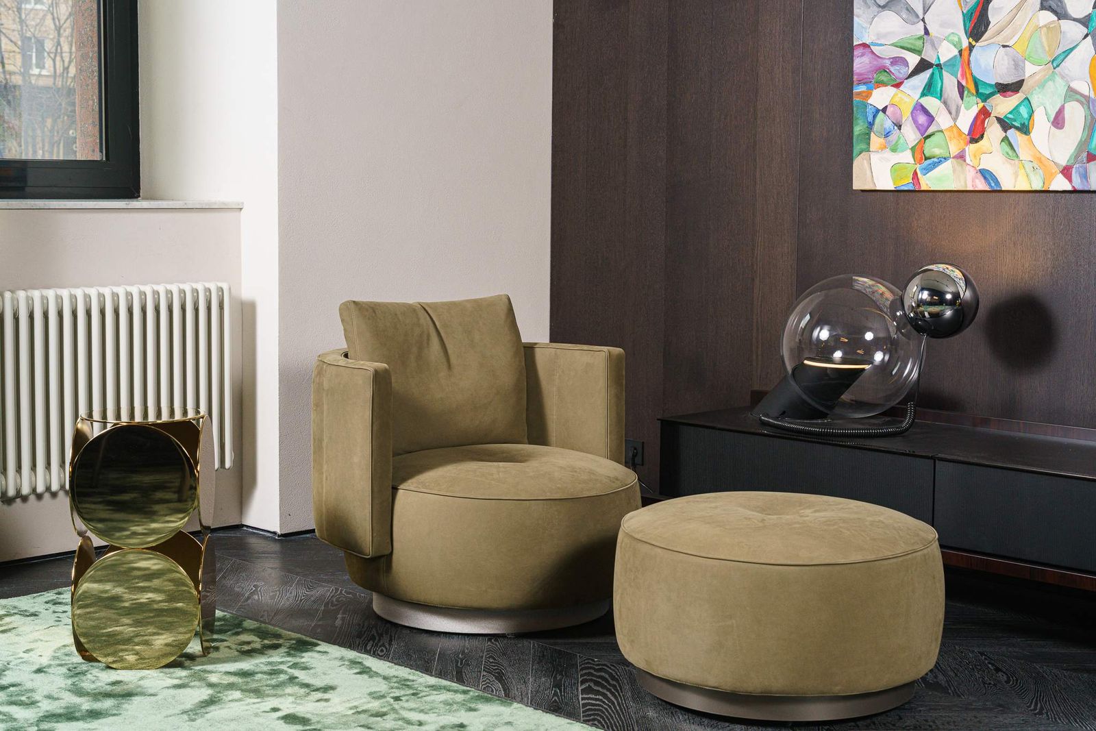 Minotti Кресло Torii Bold Swivel Oliva от Minotti — в интерьере