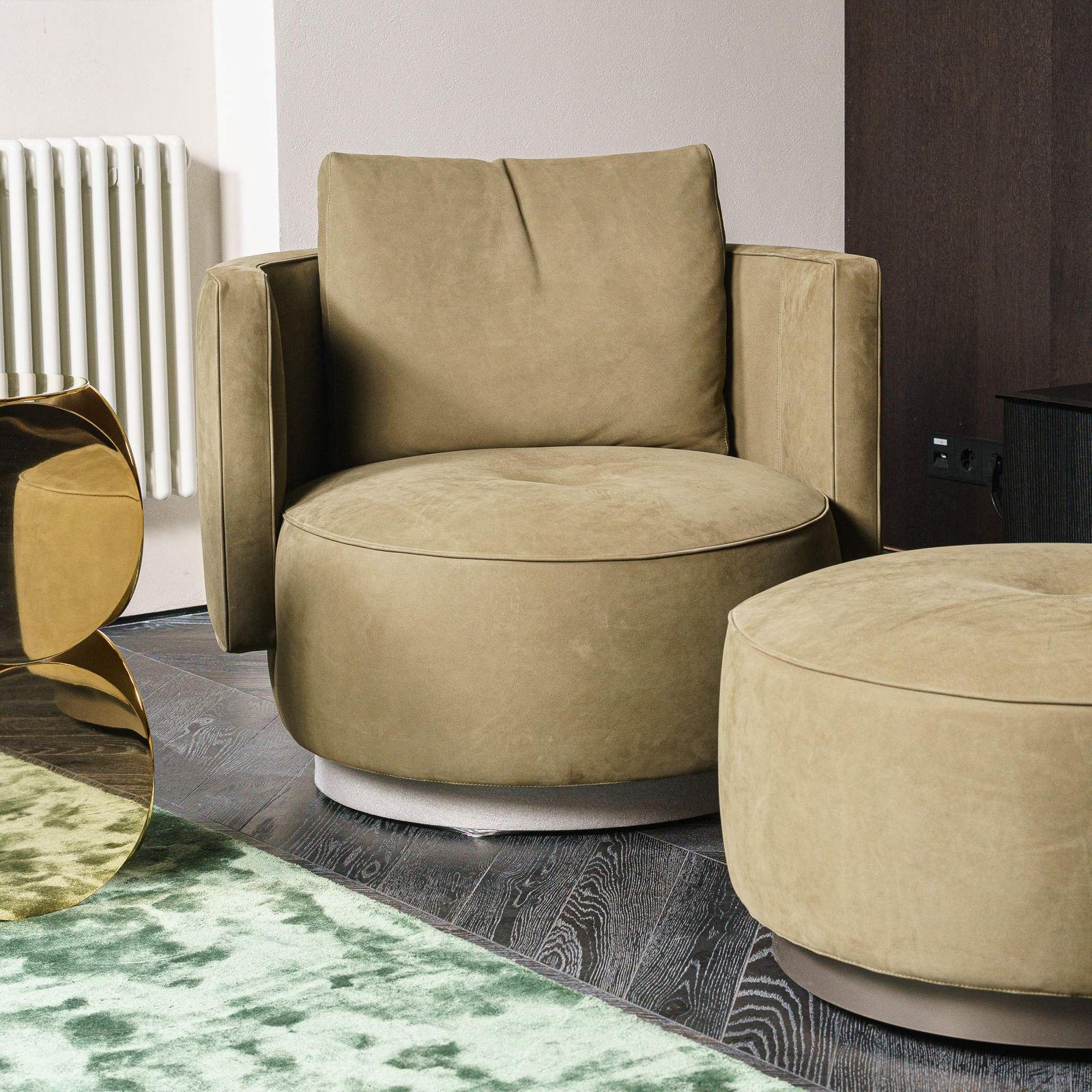 Minotti Пуф Torii Bold Oliva от Minotti — в интерьере