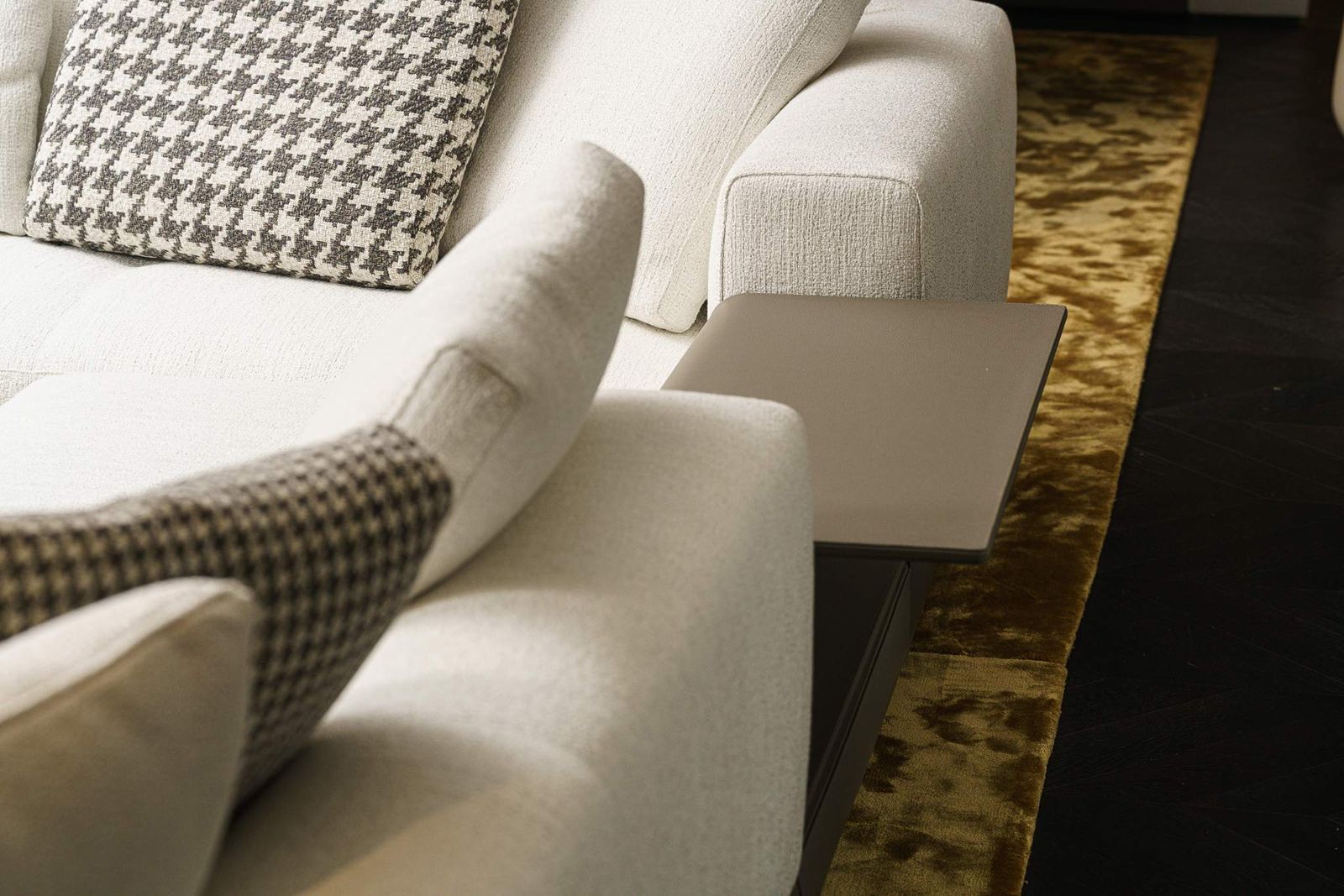 Minotti Диван угловой Connery от Minotti — в интерьере
