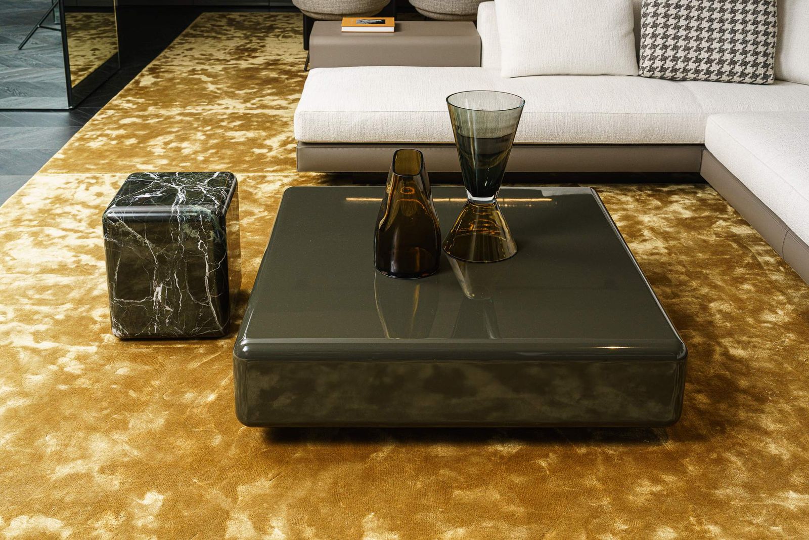 Minotti Журнальный столик Fill Verde Lepanto от Minotti — в интерьере