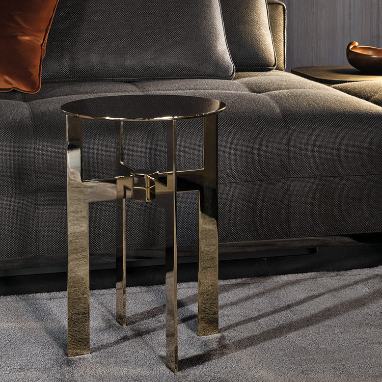 Minotti Журнальный столик Ellis Light gold от Minotti — в интерьере