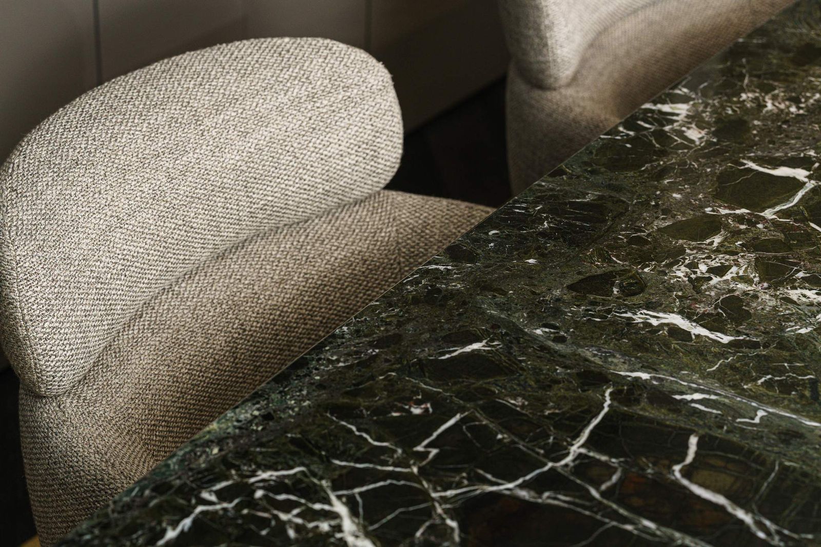 Minotti Стол Nico Verde Lepanto от Minotti — в интерьере