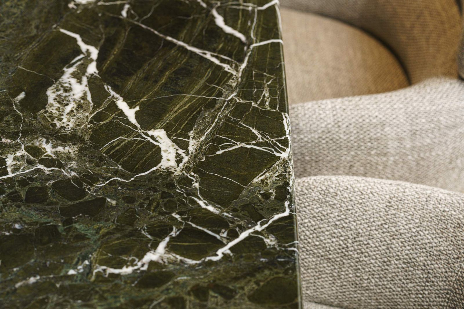 Minotti Стол Nico Verde Lepanto от Minotti — в интерьере