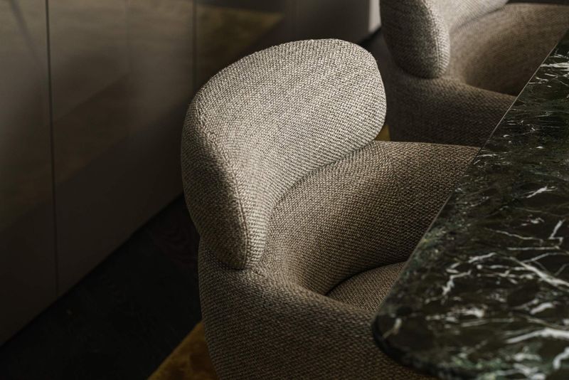 Minotti Стул Vivienne "Dining" Metallo base от Minotti — в интерьере