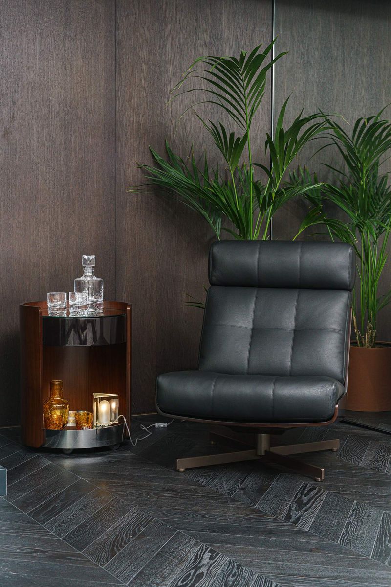 Minotti Сервировочный столик Journey Canaletto Dark/Moka от Minotti — в интерьере