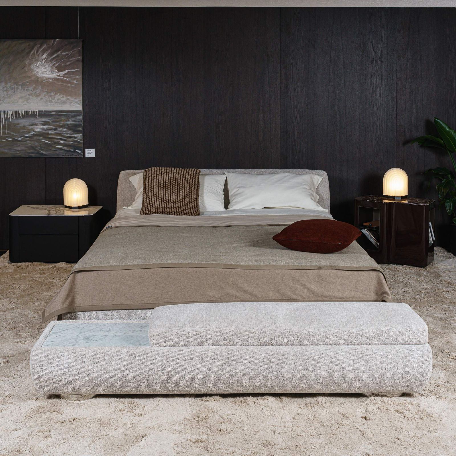Minotti Комплект кровати с матрасом и топпером Supermoon Teddy Sabbia от Minotti — в интерьере