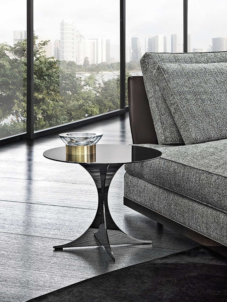 Minotti Журнальный столик Anish Polish chrome 30 от Minotti — в интерьере