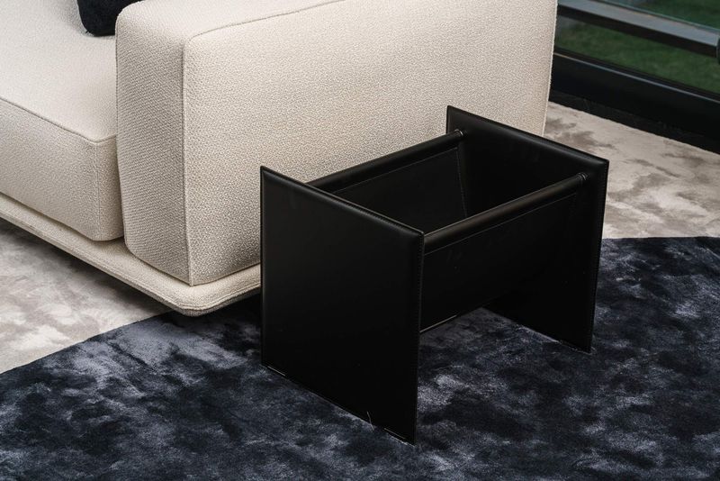 Minotti Газетница Side Black от Minotti — в интерьере