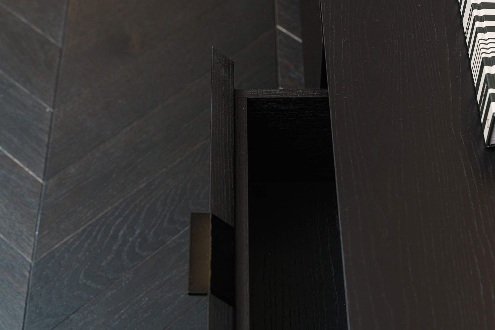 Minotti Комод Superblock Grey orobico marble от Minotti — в интерьере