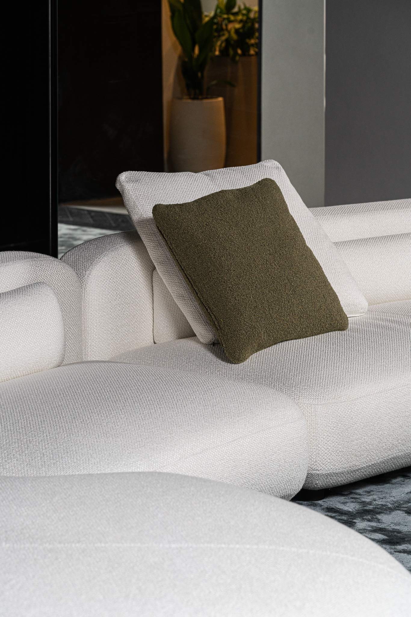 Minotti Модульный диван Bezier от Minotti — в интерьере