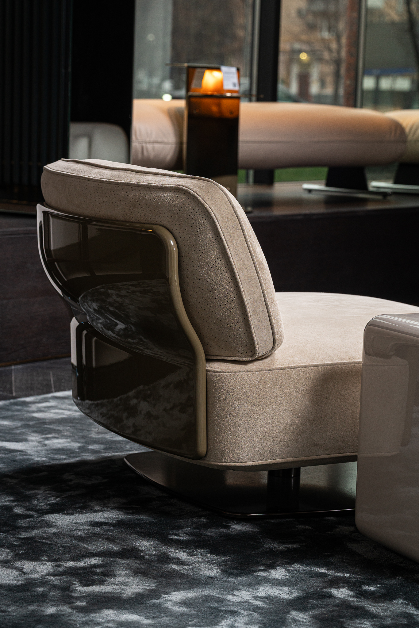 Minotti Кресло Saki Big suк Avorio от Minotti — в интерьере
