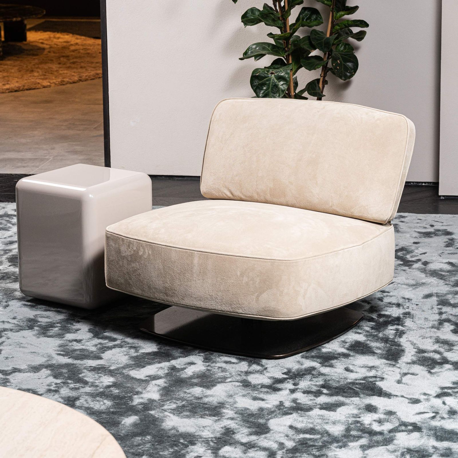 Minotti Журнальный столик Fill Sand от Minotti — в интерьере