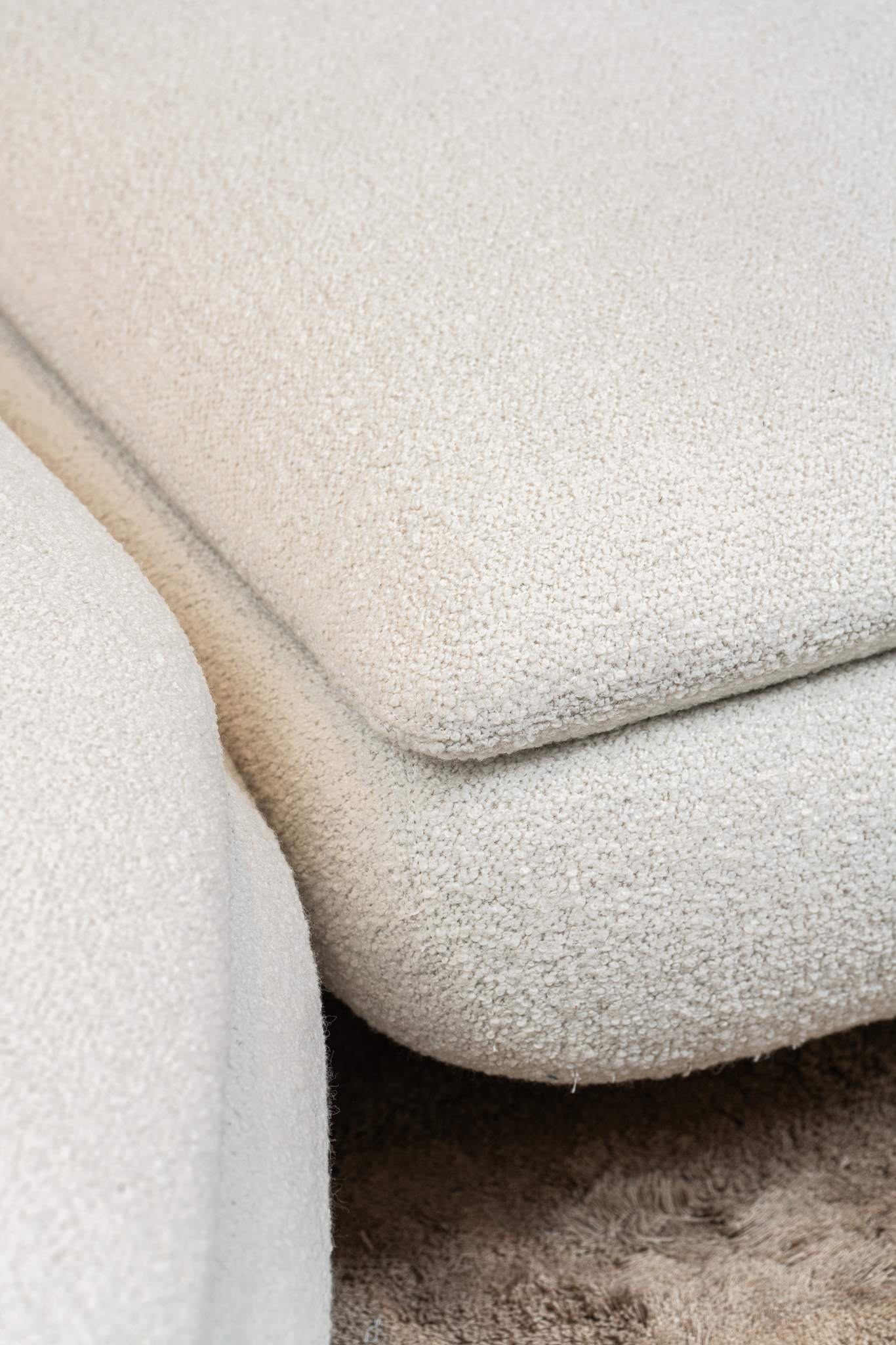 Minotti Двухмодульный диван Vivienne от Minotti — в интерьере