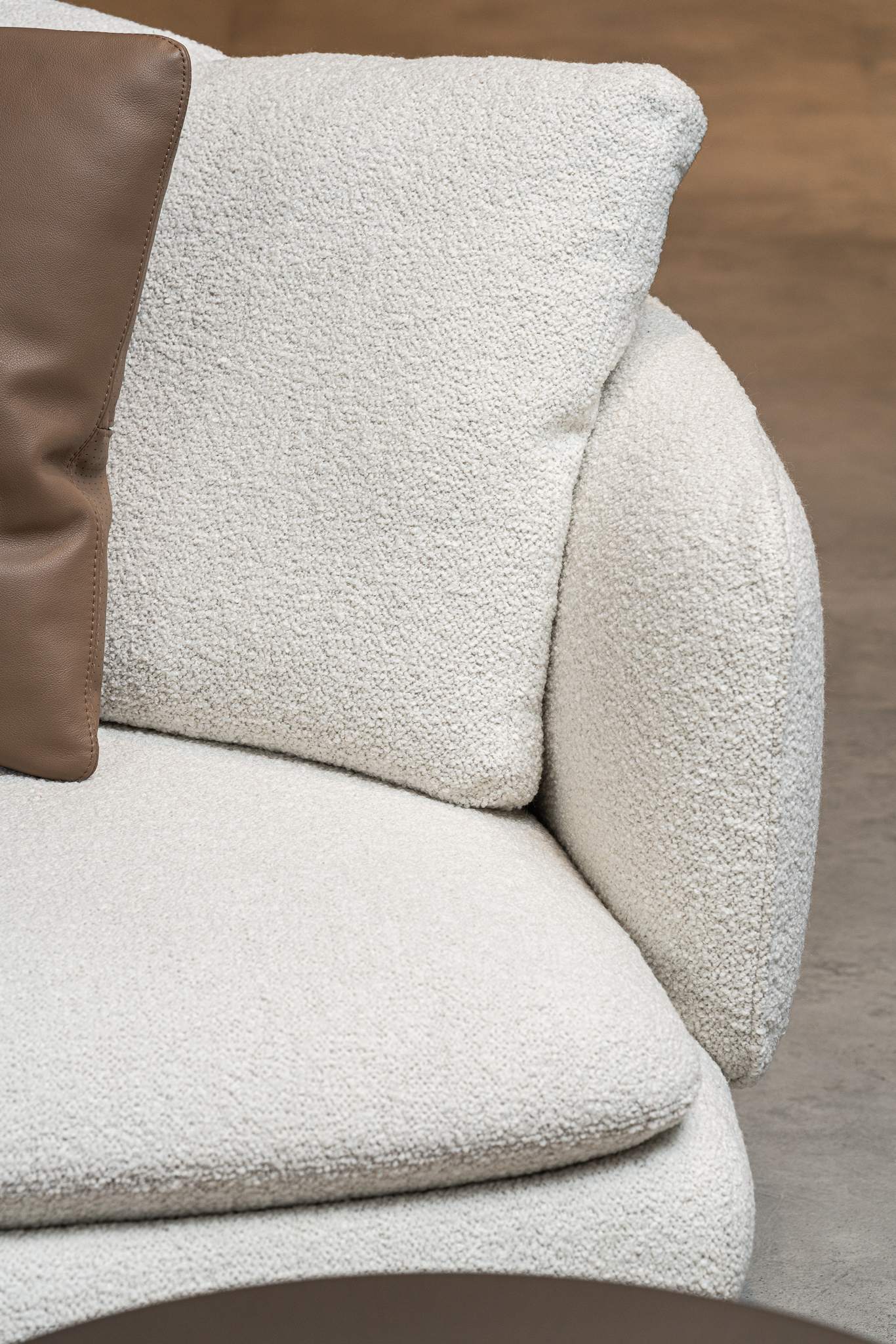 Minotti Двухмодульный диван Vivienne от Minotti — в интерьере