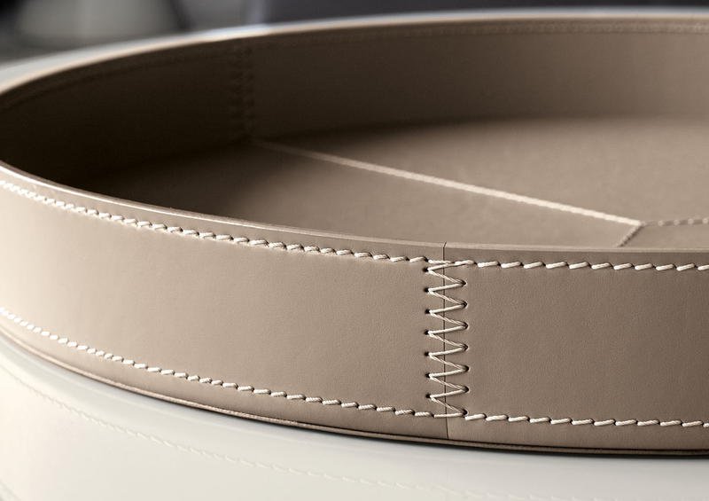 Minotti Поднос Mik 50 Fango от Minotti — в интерьере