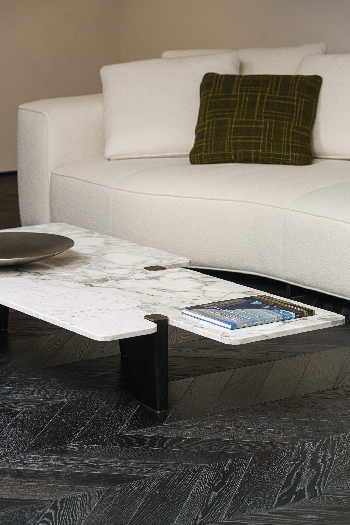 Minotti Журнальный столик Jacob 180 Calacatta от Minotti — в интерьере