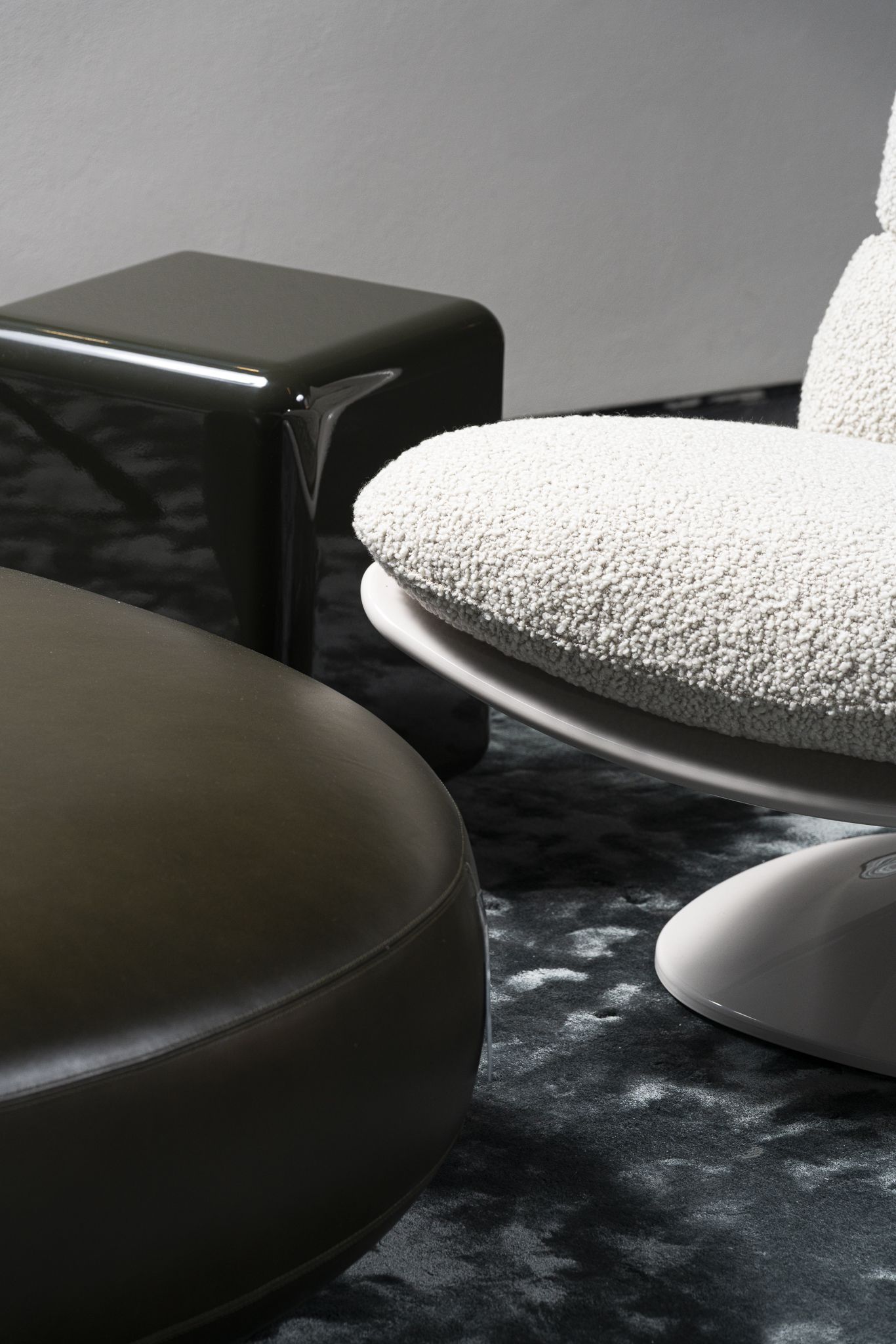 Minotti Кресло Pattie Sabbia/Warm grey от Minotti — в интерьере