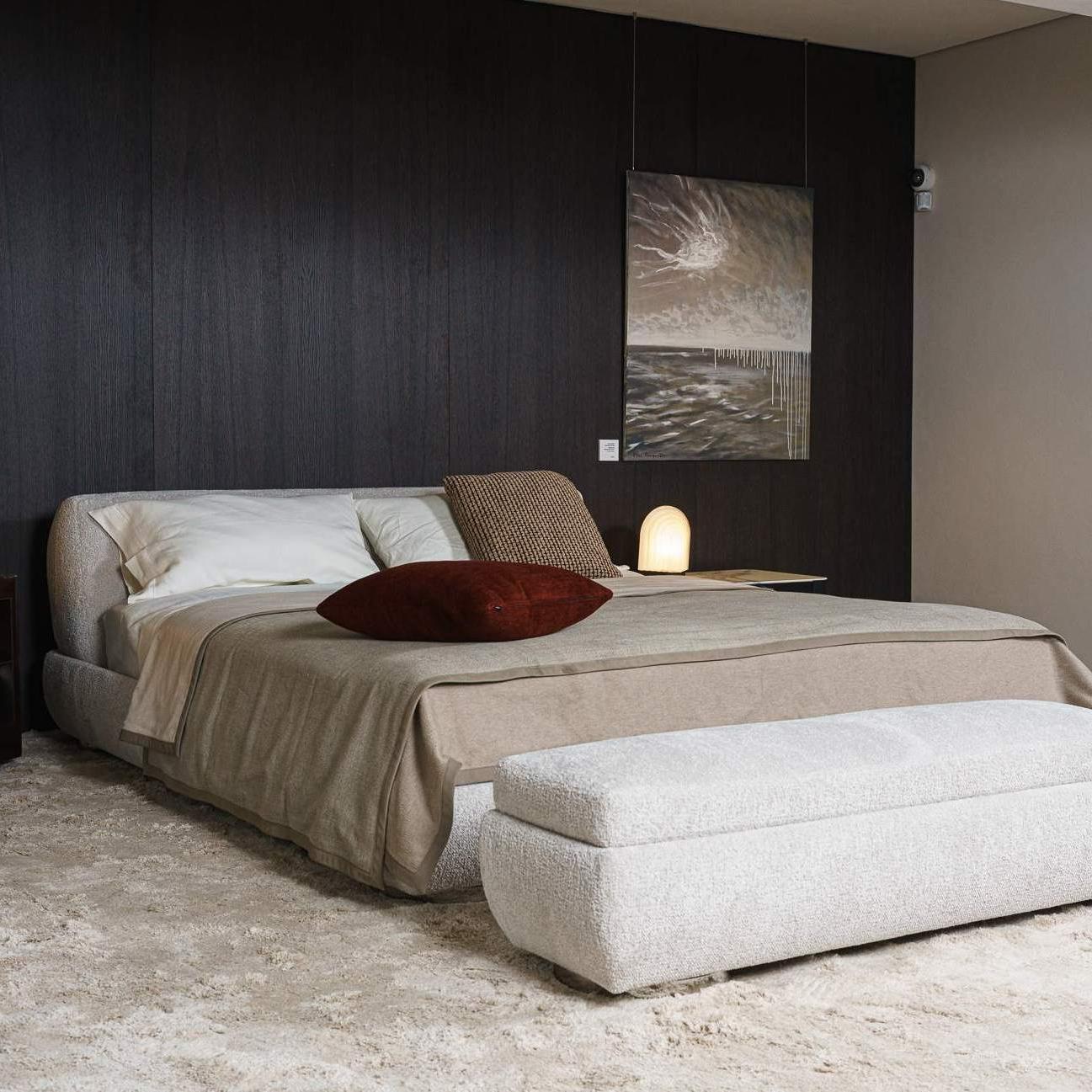 Minotti Кровать Supermoon Teddy Sabbia от Minotti — в интерьере