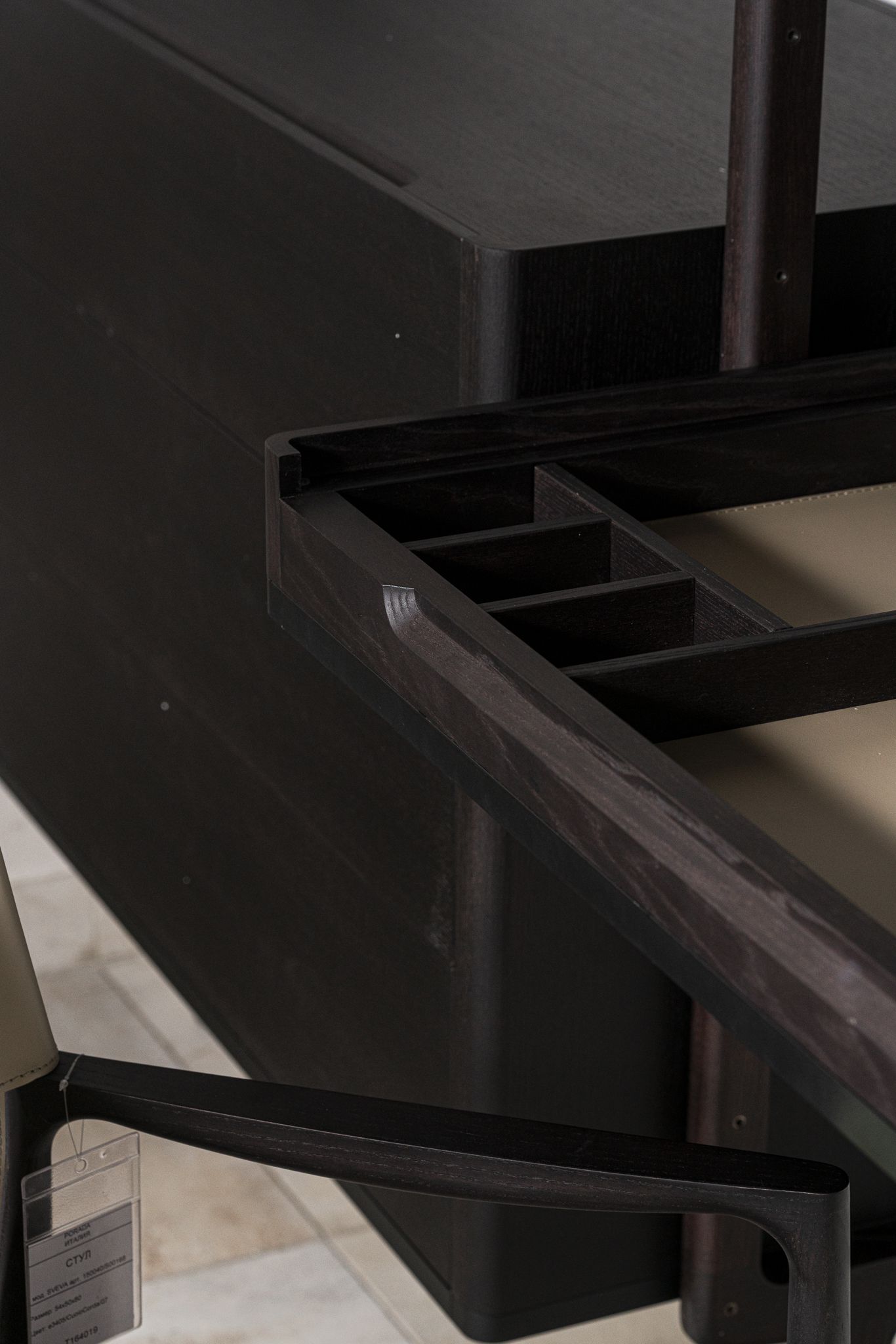 Porada Стеллаж Aria Frassino Tinto Wenge/Nero Opaco от Porada — в интерьере