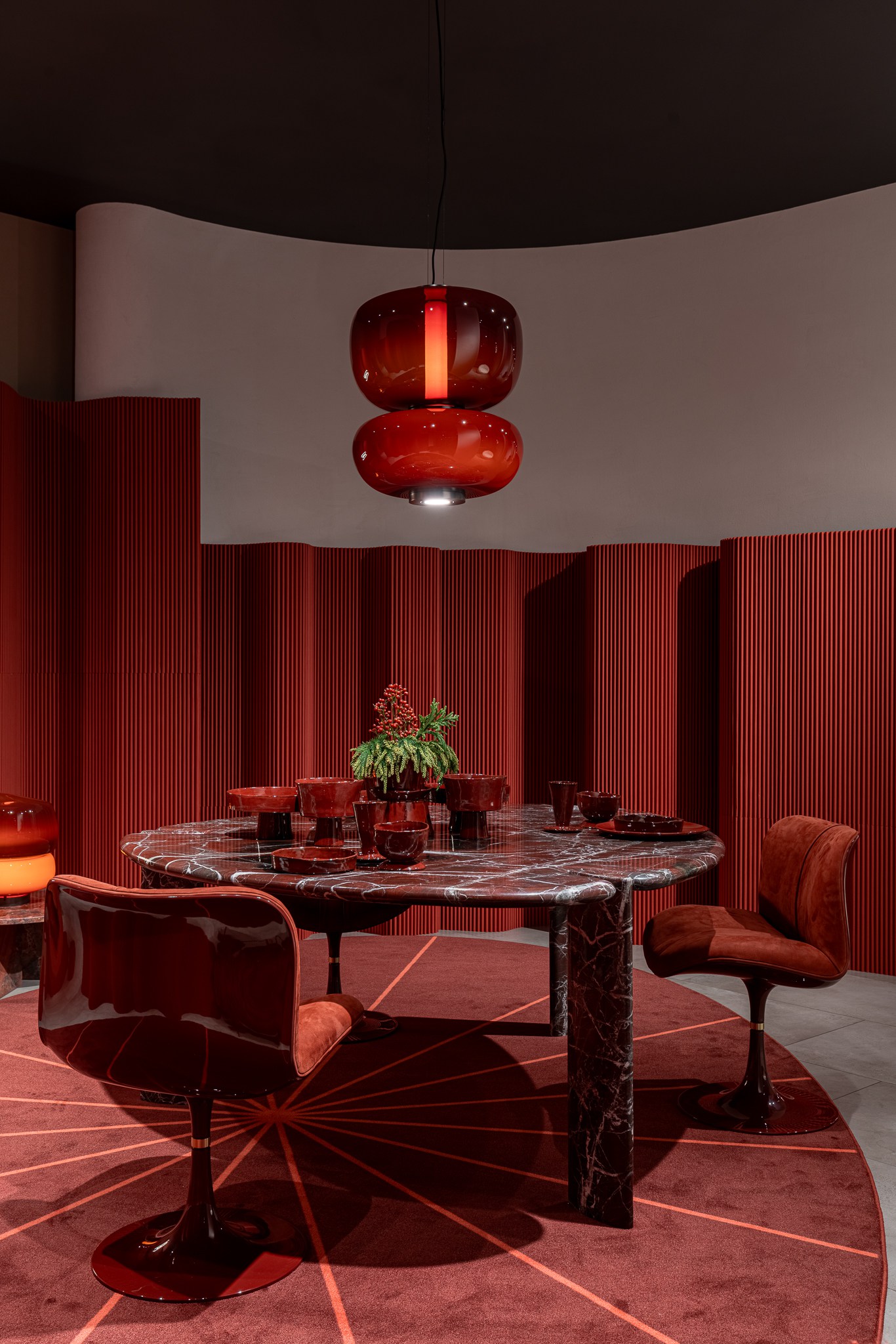Baxter Стол Isamu Marmo Rosso Lepanto Lucido от Baxter — в интерьере