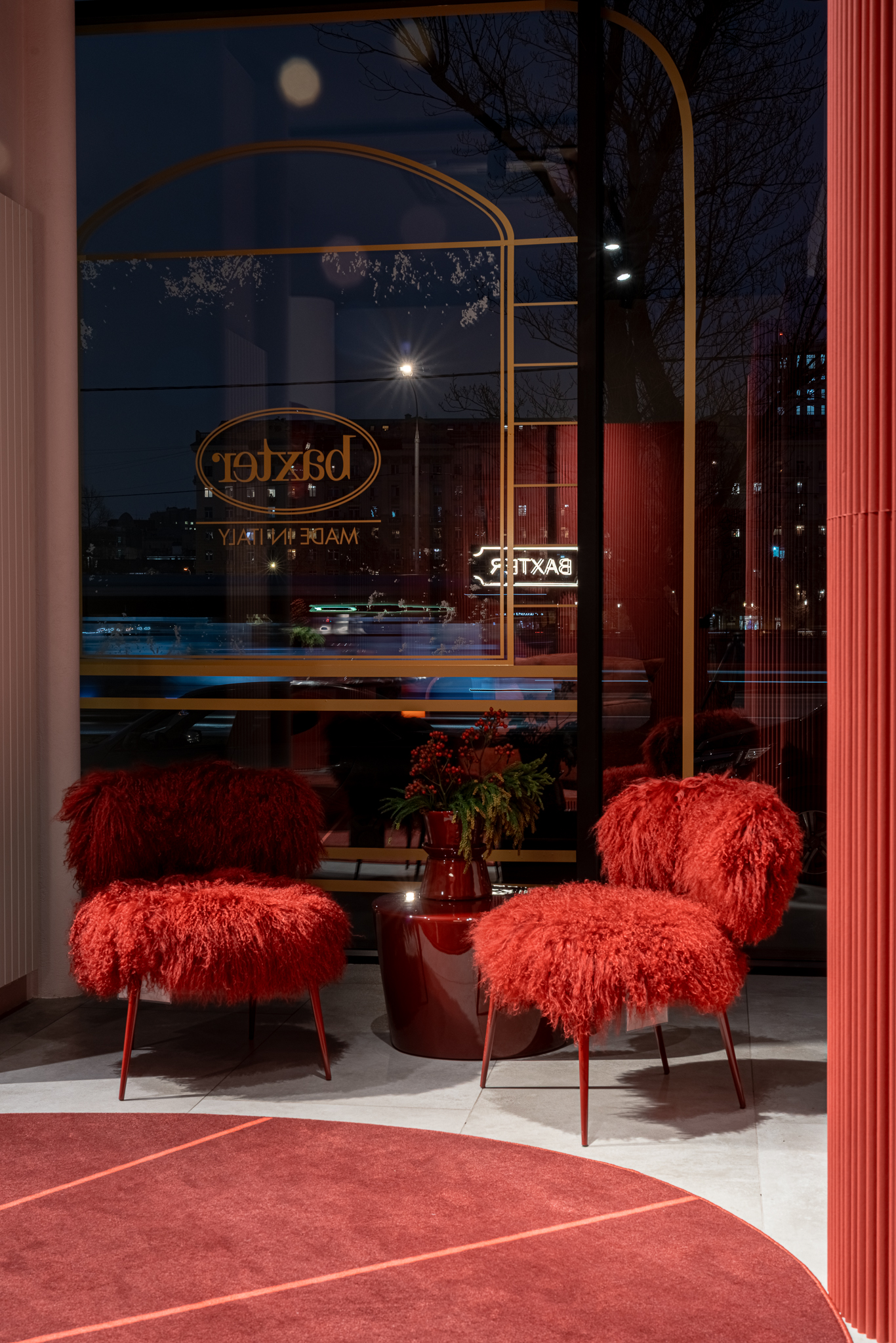 Baxter Журнальный столик Aegates Rhubarb Lacquered от Baxter — в интерьере