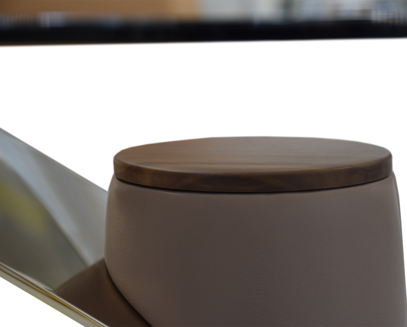 Turri Spa Журнальный столик Eclipse Side Table от Turri Spa — в интерьере