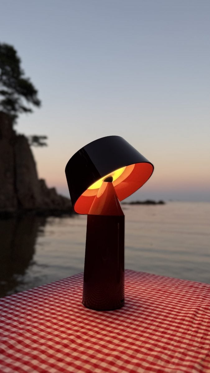 Marset Настольная лампа Bicoca Red wine от Marset — в интерьере