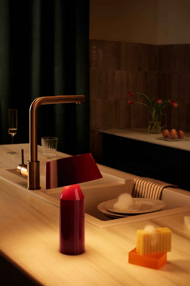 Marset Настольная лампа Bicoca Red wine от Marset — в интерьере