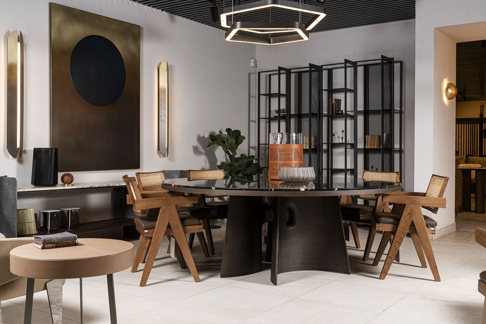 Poliform Круглый стол мраморный Kensington 200 Sahara noir от Poliform — в интерьере