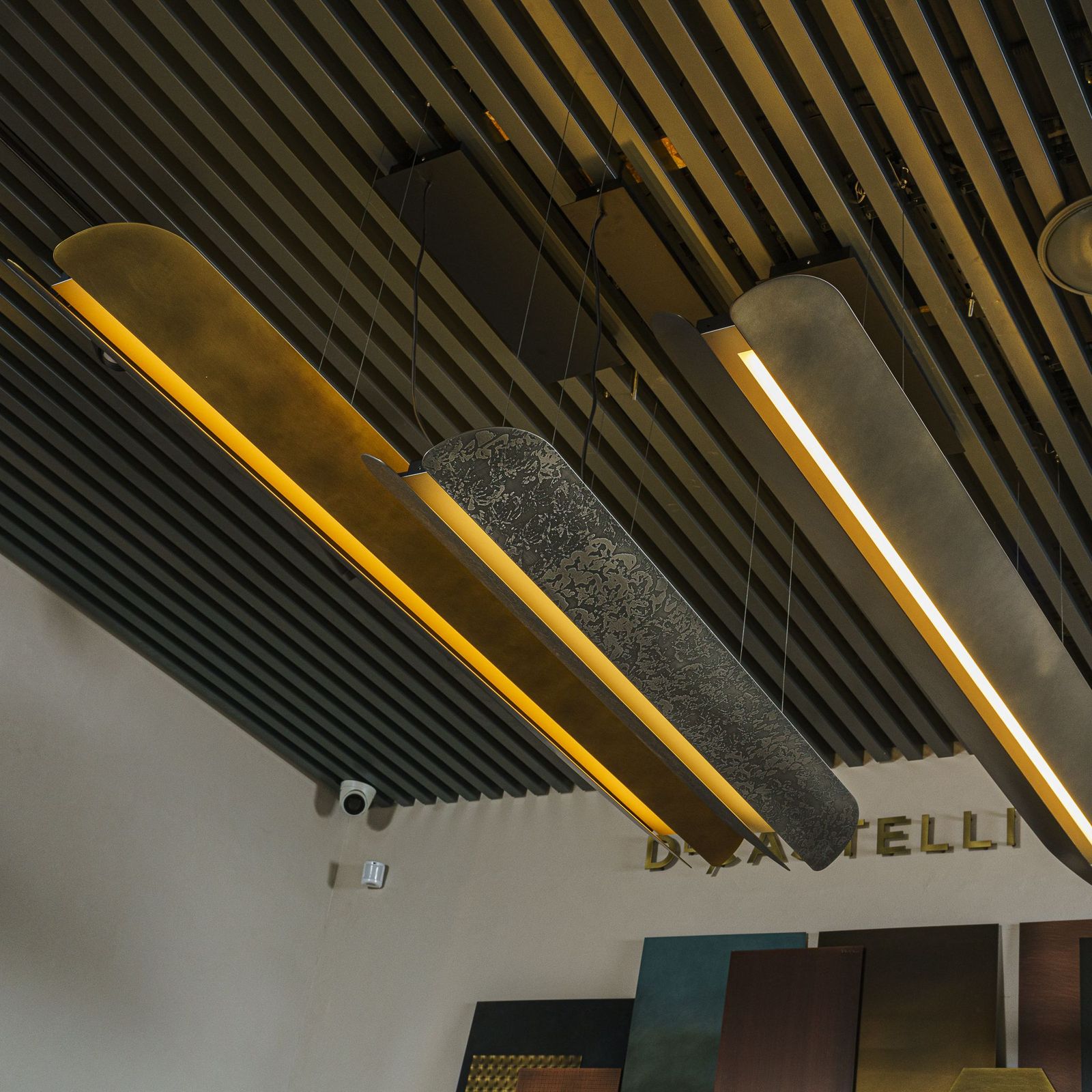 De Castelli Подвесной светильник Aare DeErosion Stainless steelH8 от De Castelli — в интерьере