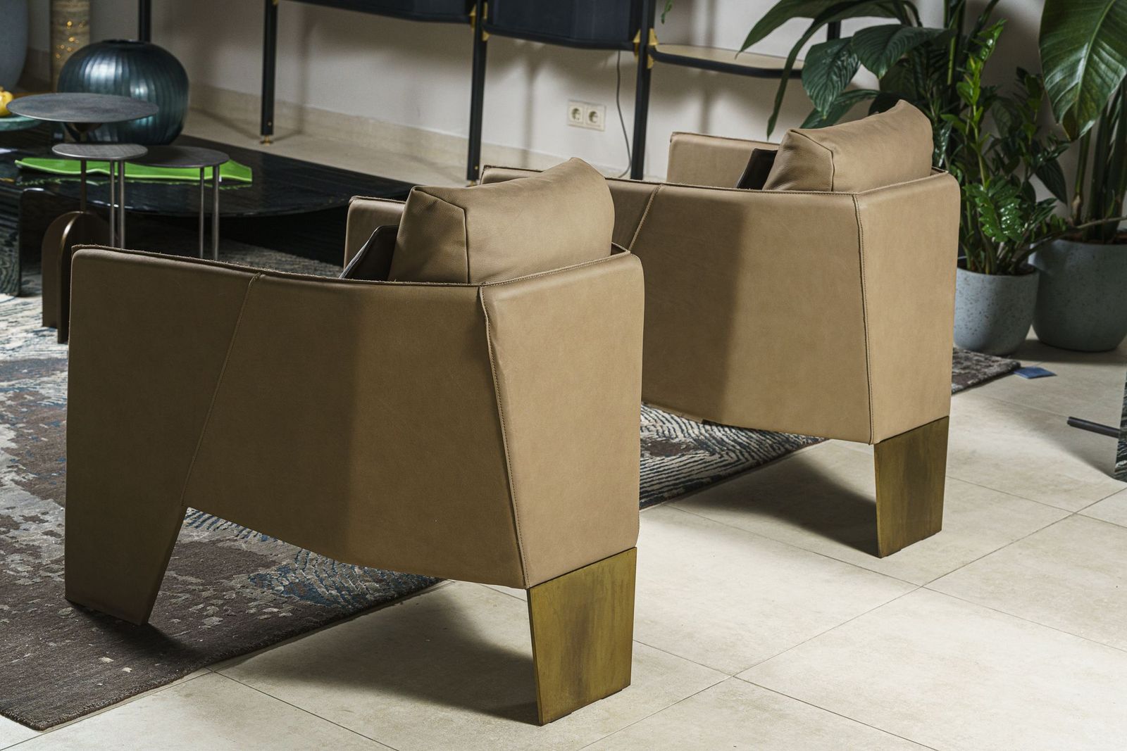Henge Кресло в коже Ketch от Henge — в интерьере