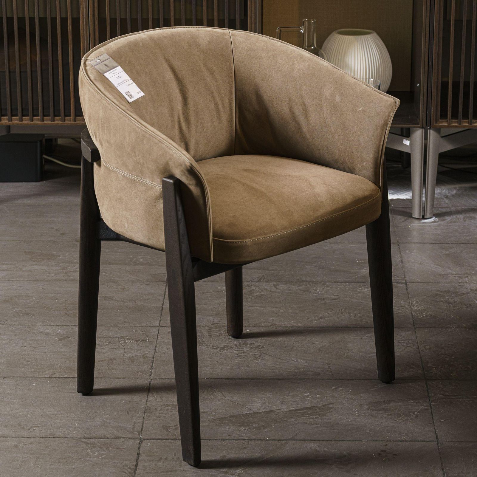 Poliform Стул Leopold Cat. Y 02 Tortoro/Spessart Oak от Poliform — в интерьере