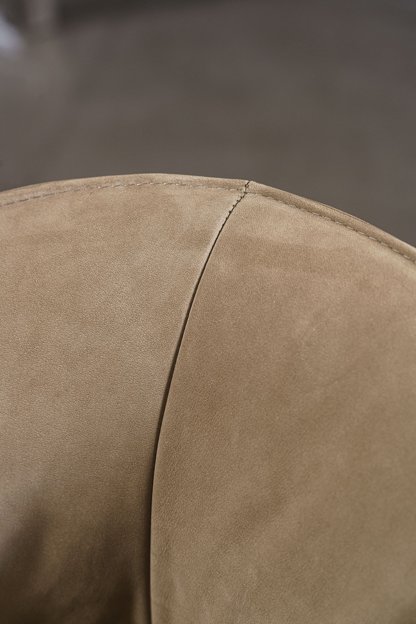 Poliform Стул Leopold Cat. Y 02 Tortoro/Spessart Oak от Poliform — в интерьере