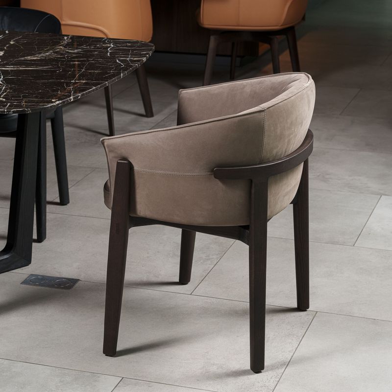 Poliform Стул Leopold Cat. Y 02 Tortoro/Spessart Oak от Poliform — в интерьере
